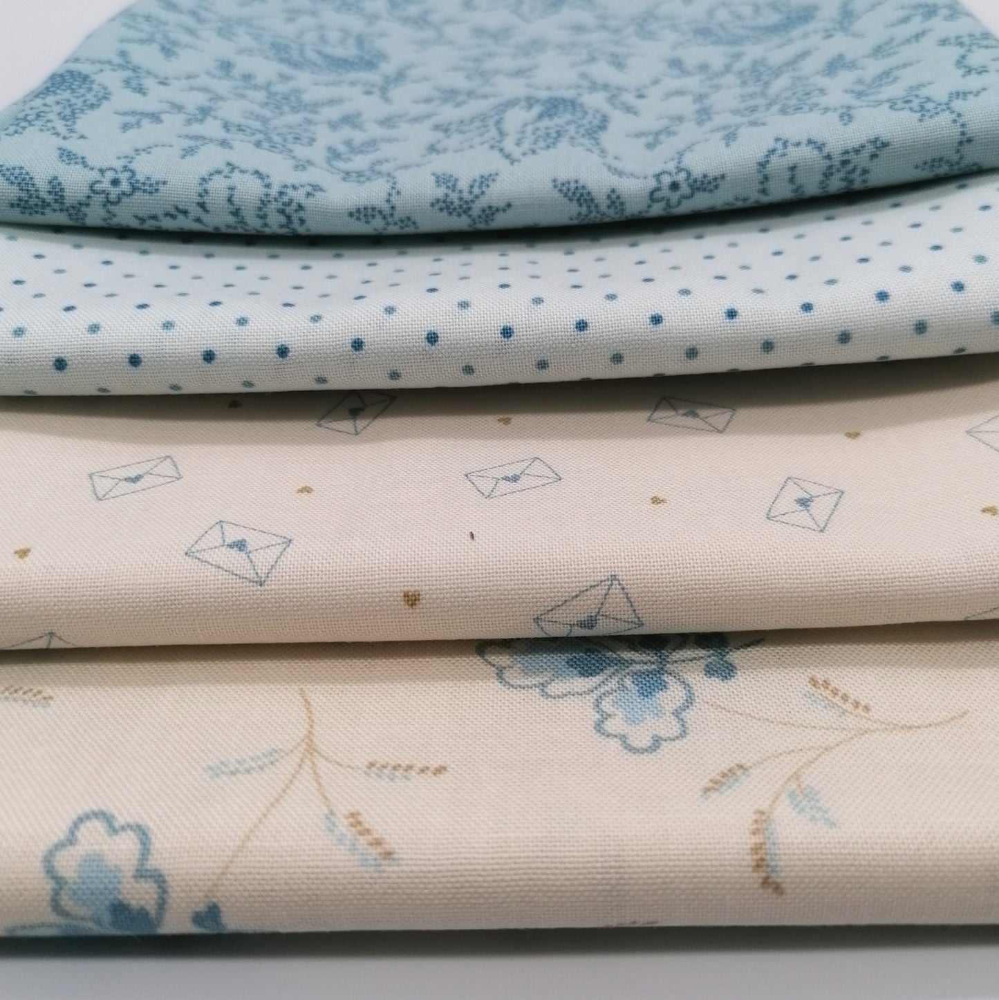 Laundry Basket Quilts Fat Quarter Bundle LBQ22 | Special Delivery & Blue Escape | 4 Fat Quarters