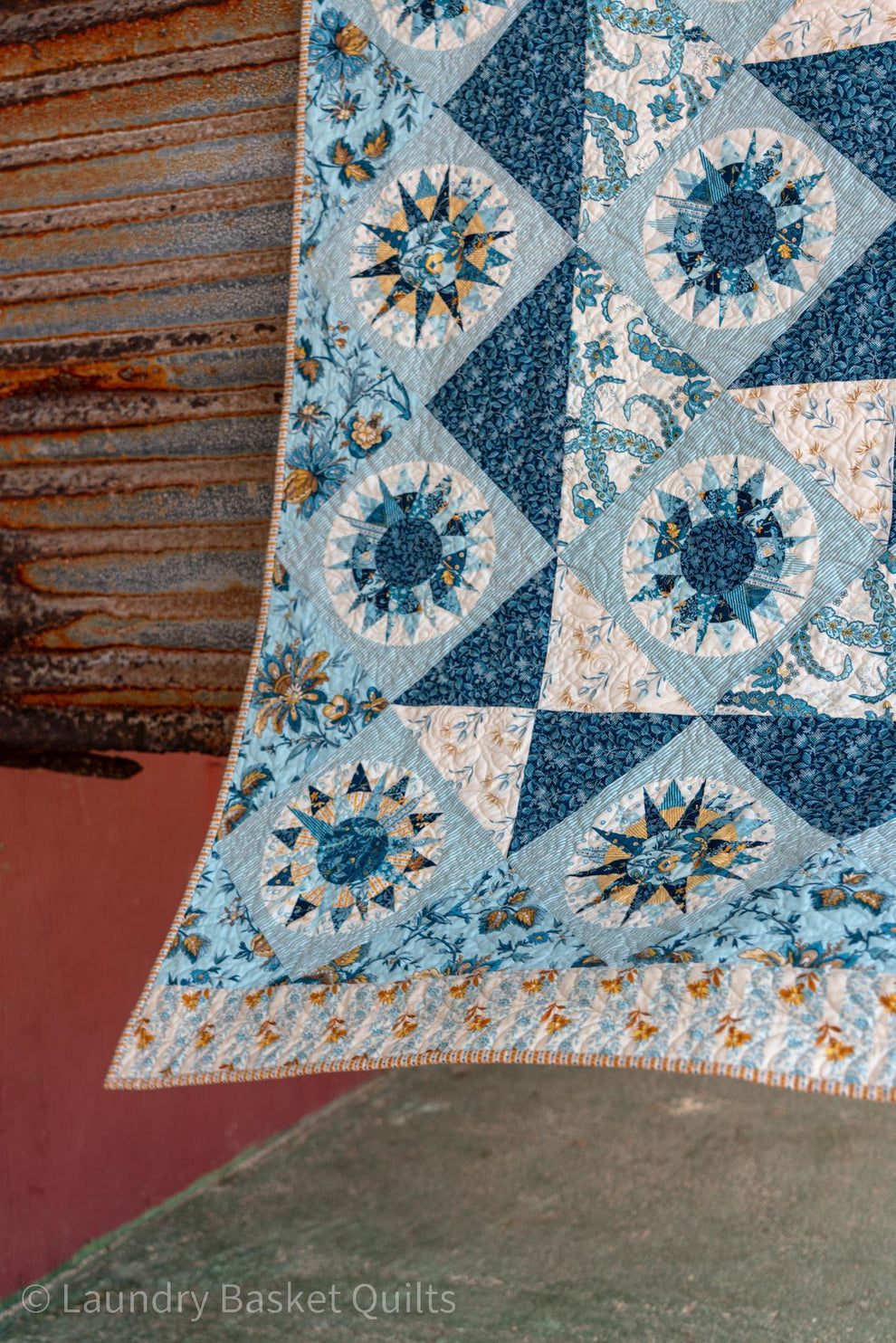 Catamaran quilt pattern Dark