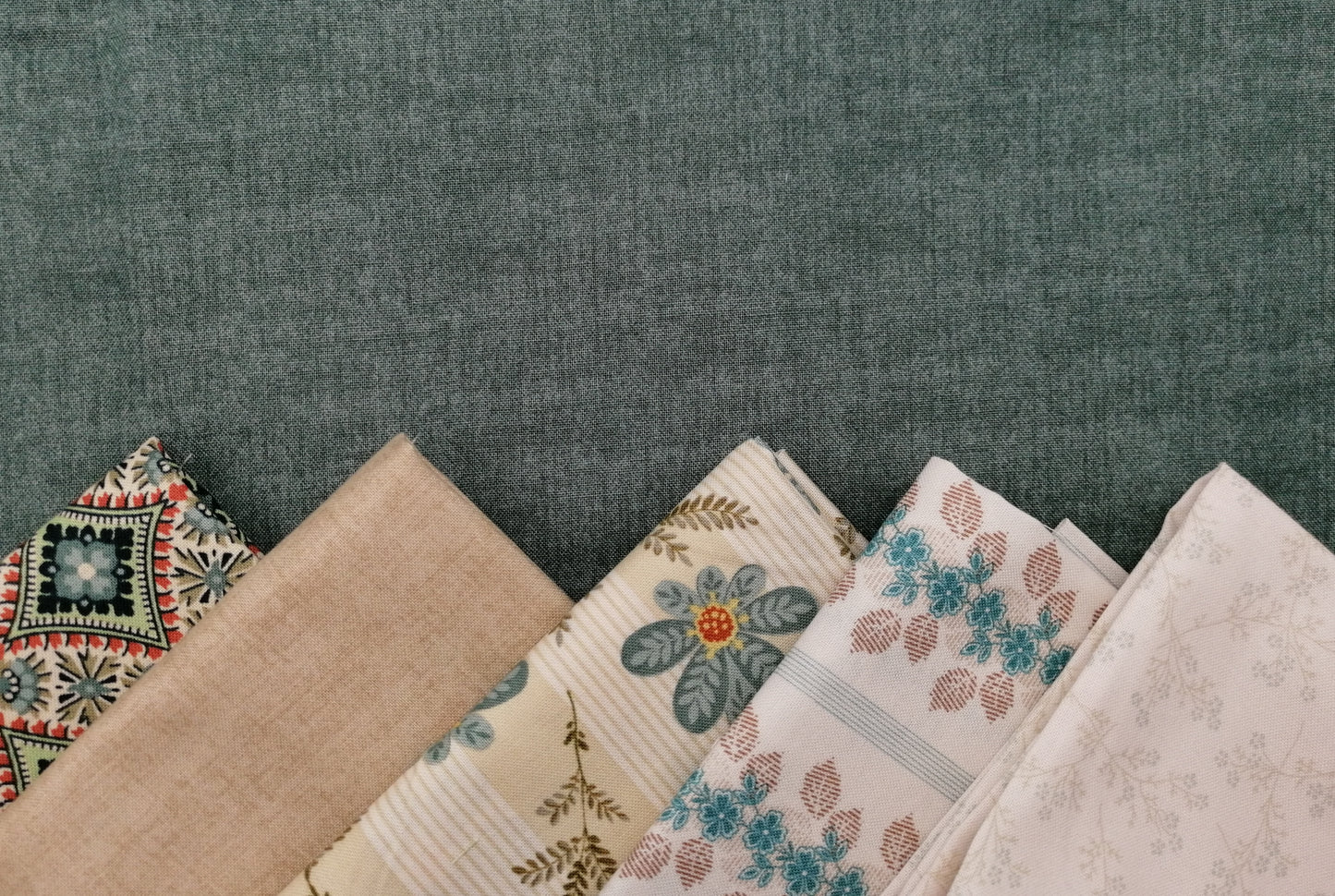 Fat Quarter Bundle - LBQ12