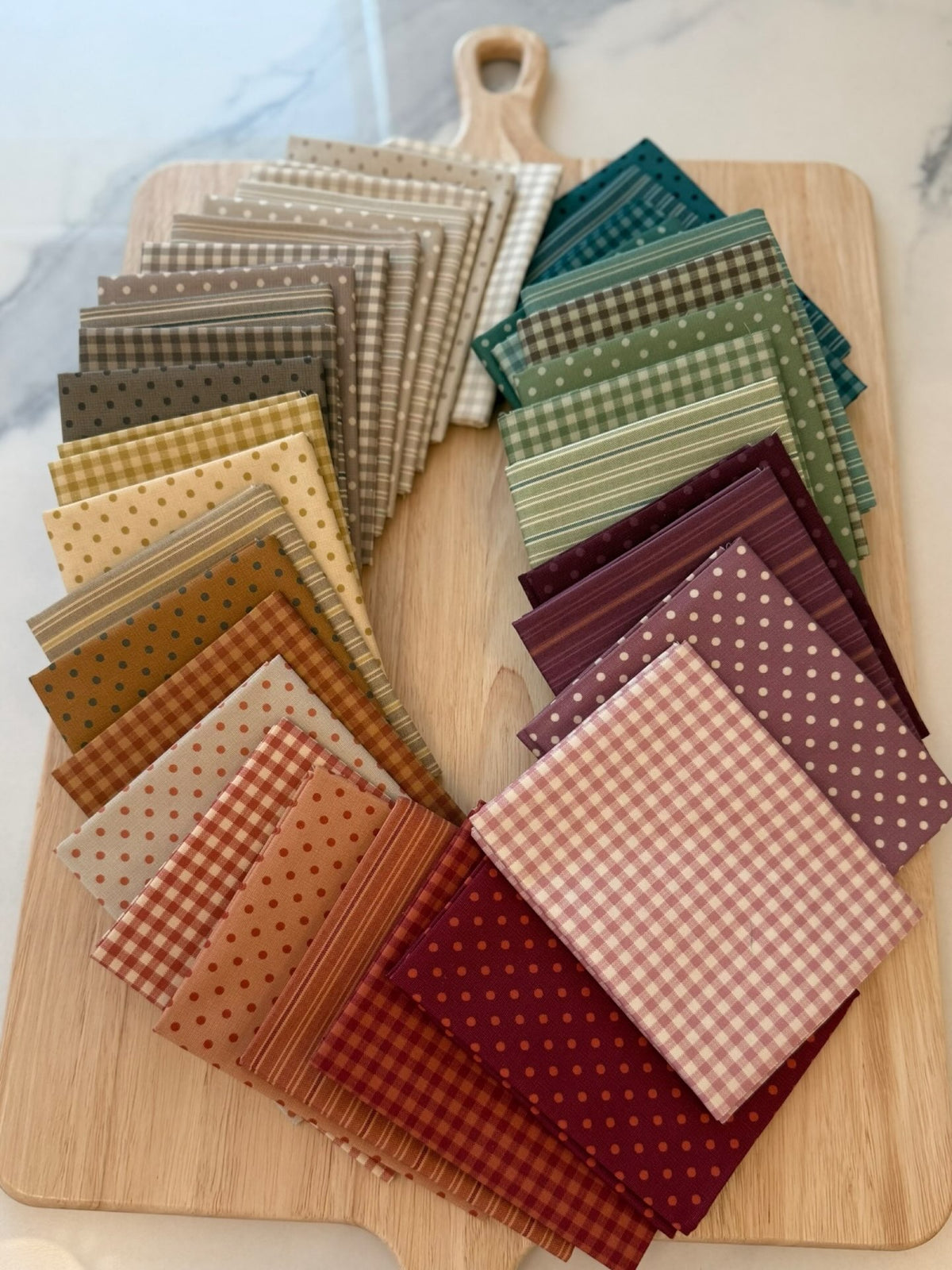 Quiltessential Minis Fat Quarter Bundle — Laundry Basket Quilts for Andover Fabrics