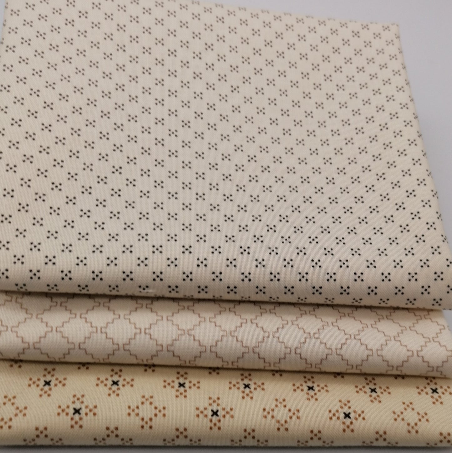 Kim Diehl Fat Quarter Bundle - KD8 - 3 Fabrics Cream