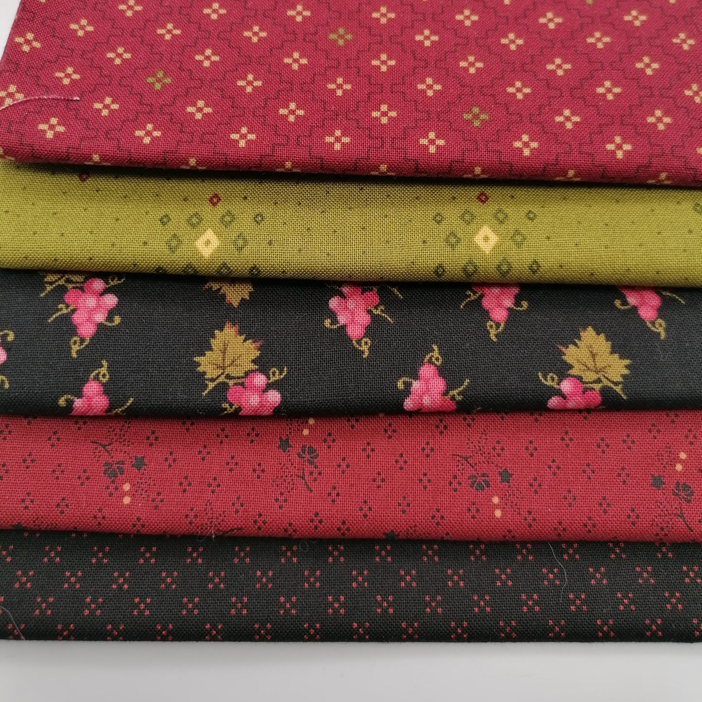 Kim Diehl Fat Quarter Bundle - 5 Fabrics KD2