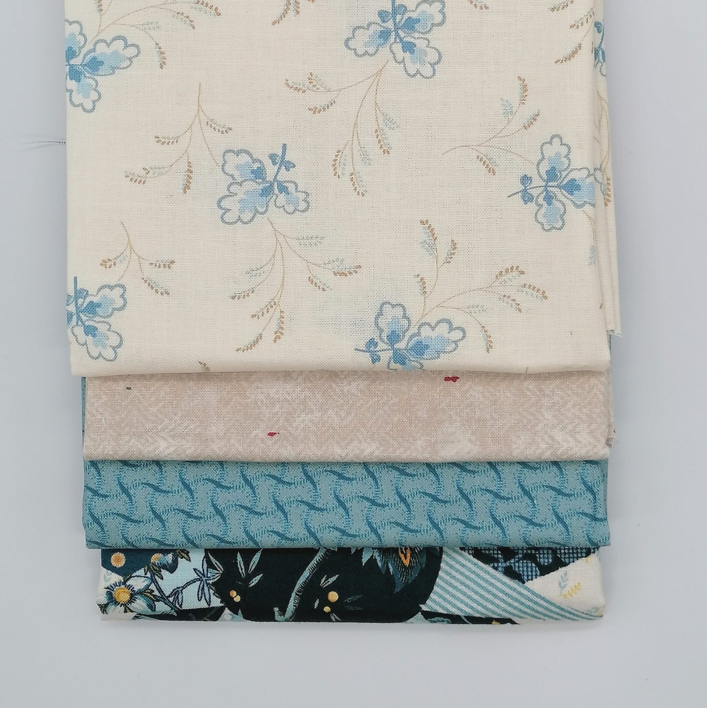 LBQ 26 light blue fat quarter bundle – top view