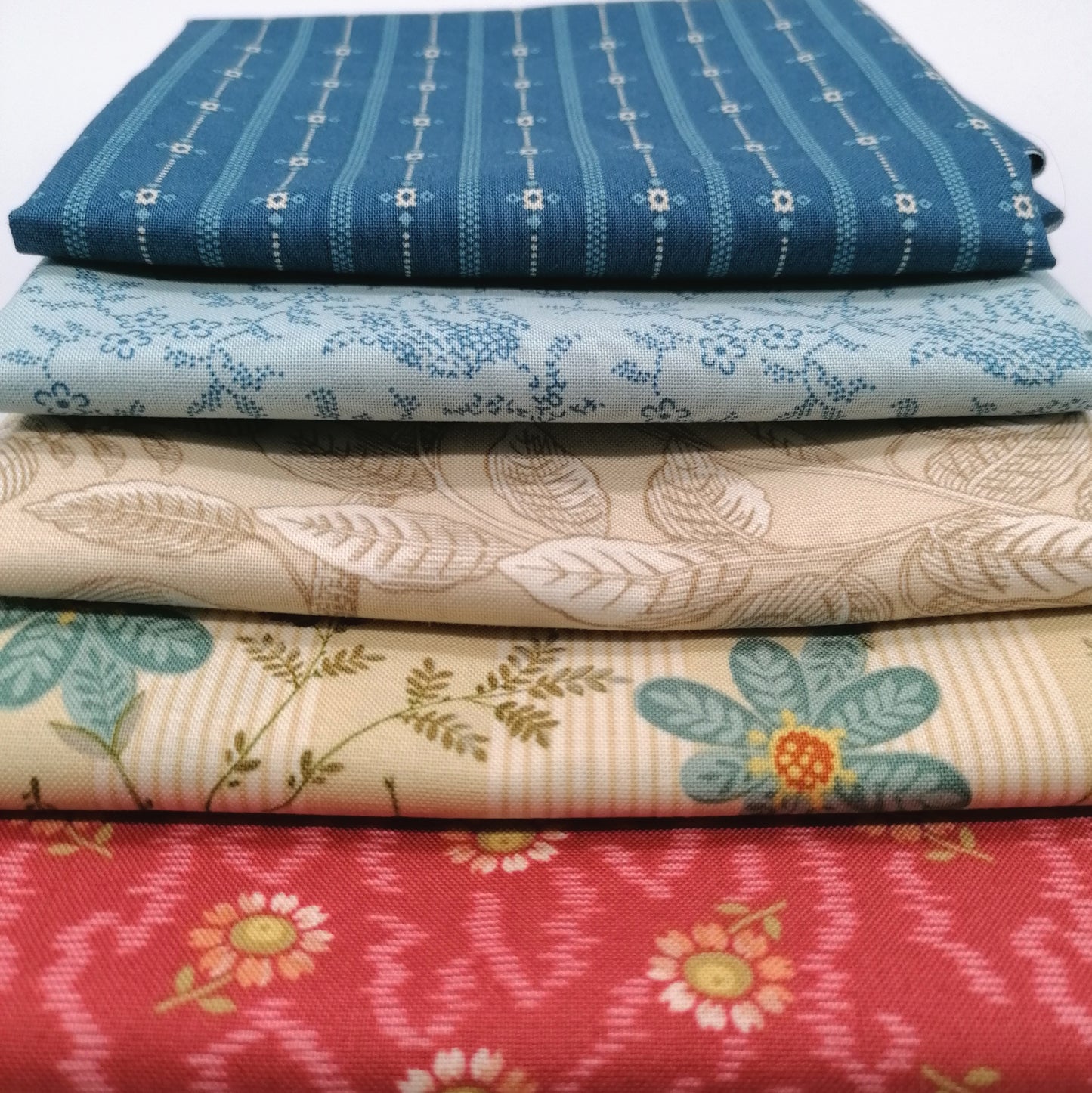 Laundry Basket Quilts Fat Quarter Bundle LBQ27 | 5 Fat Quarters