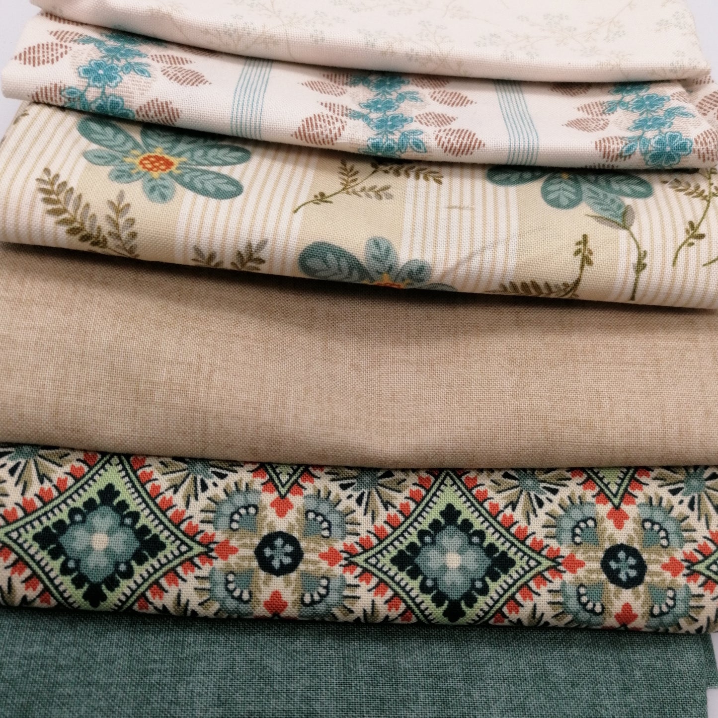 Fat Quarter Bundle - LBQ12