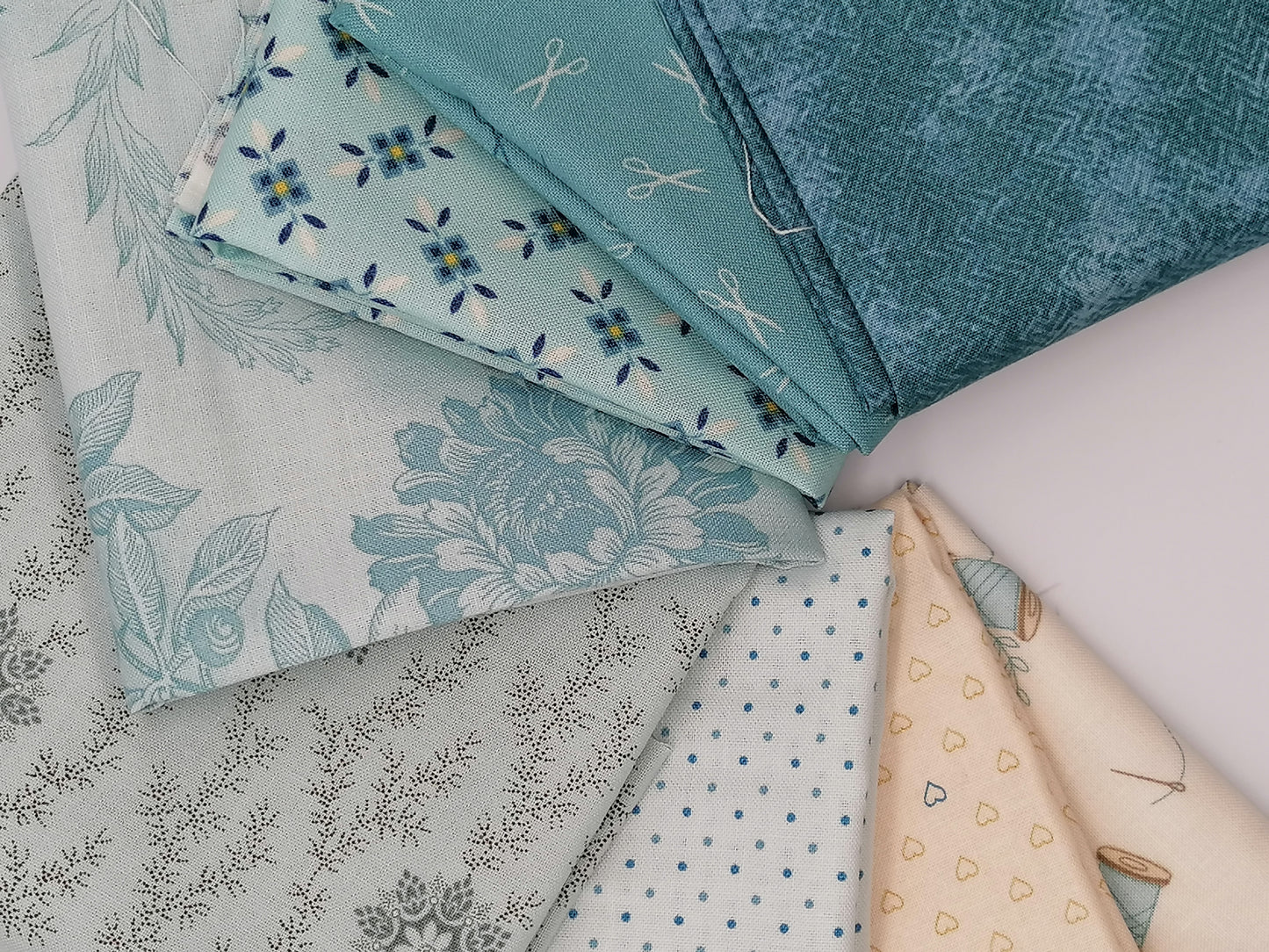 Blue Fat Quarter Bundle - LBQ10