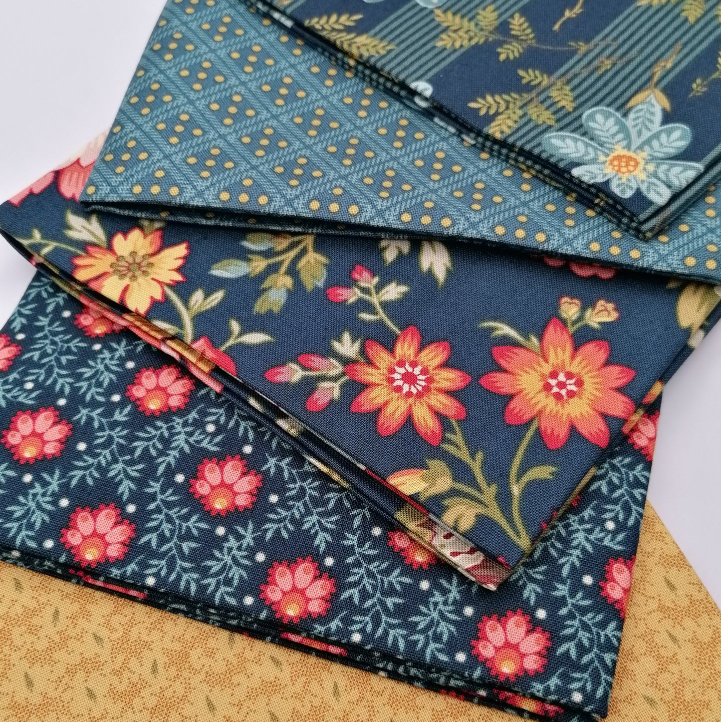 Farmers Daughter 5 fat quarter Bundle Blue